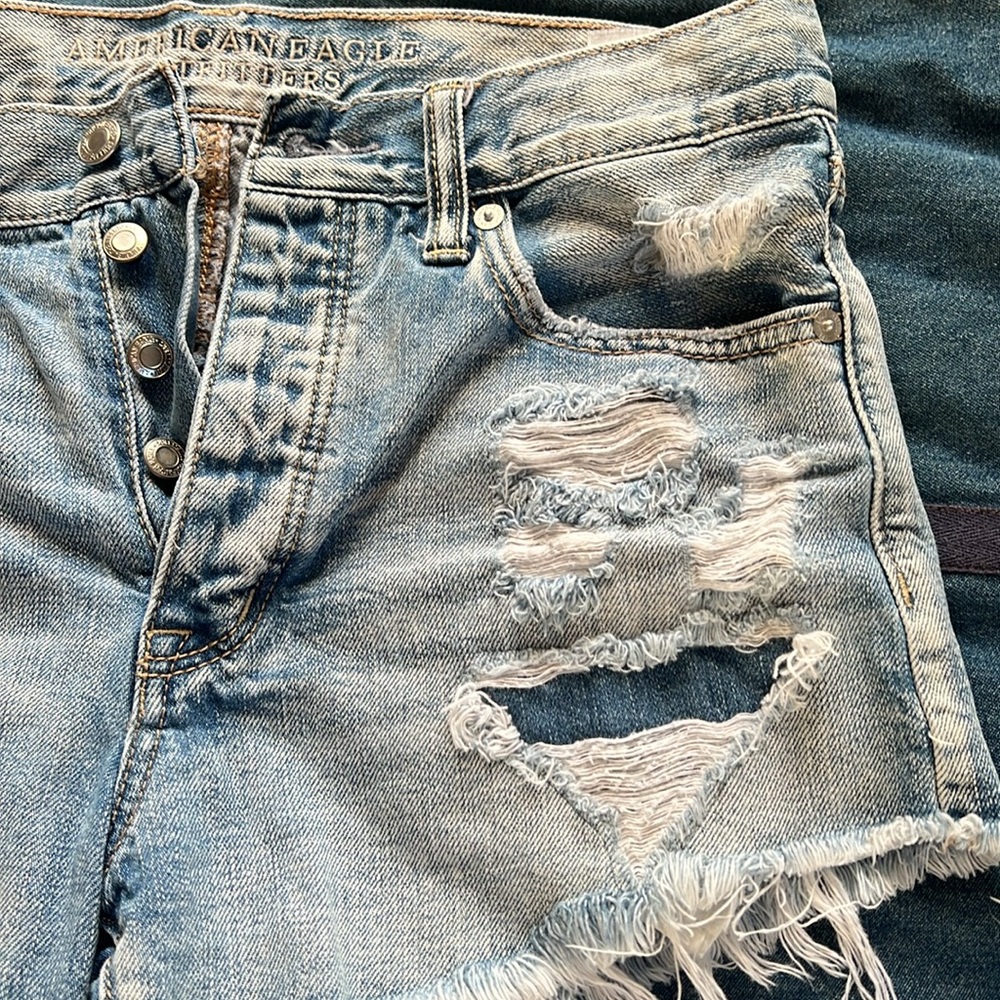 American Eagle Shorts - Picture 5 of 8